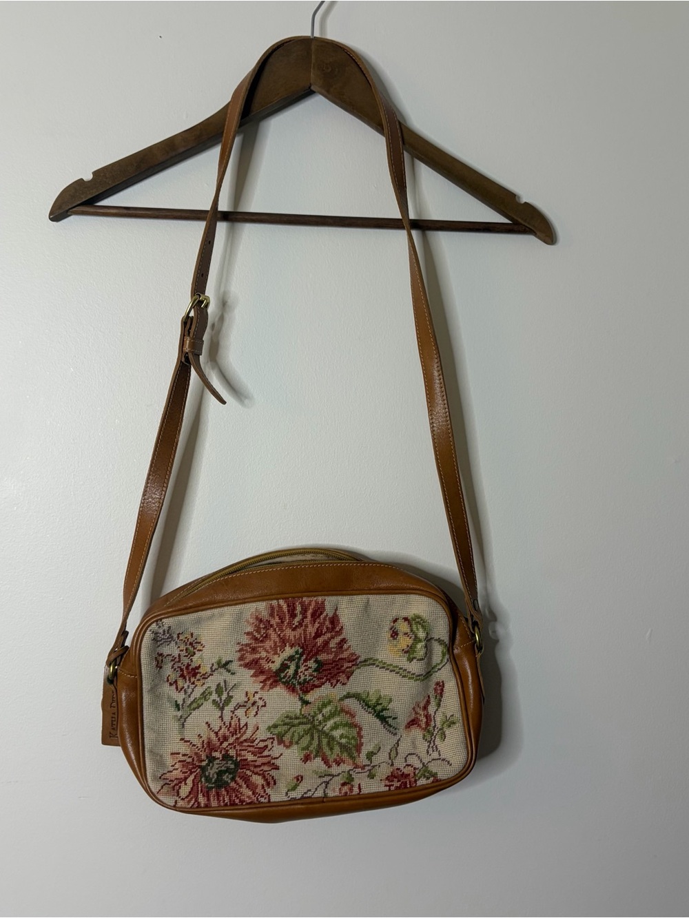 Katha Diddel Leather Shoulder Bag in Warm Chestnut Stitch Detail